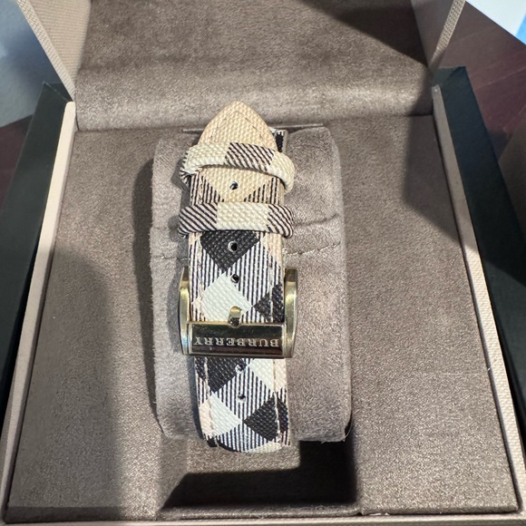 Burberry Watch - Picture 4 of 10